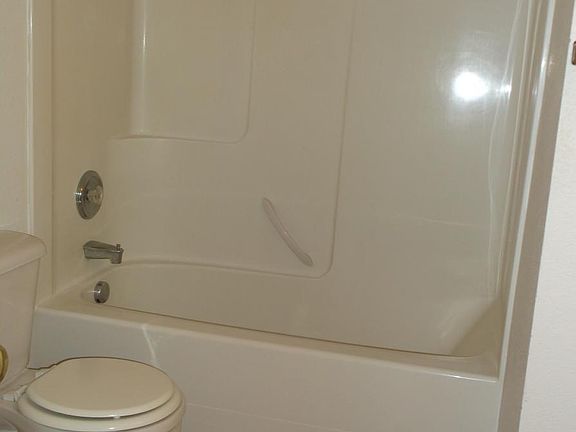 4th image of 715 N Jefferson St APT 13