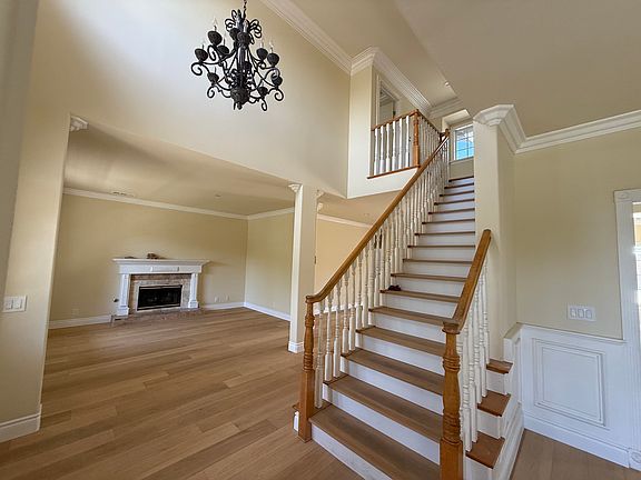 4th image of 233 San Gabriel Ct
