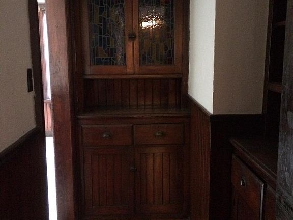 4th image of 584 Potomac Ave APT 4