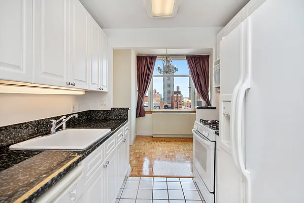 Rented by Corcoran | media 6