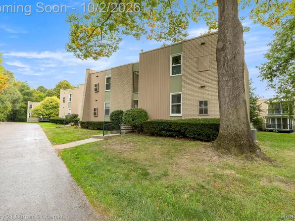 32995 Fargo St, Livonia, MI 48152
