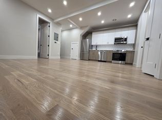 426 Rodney St #2A, Brooklyn, NY 11211