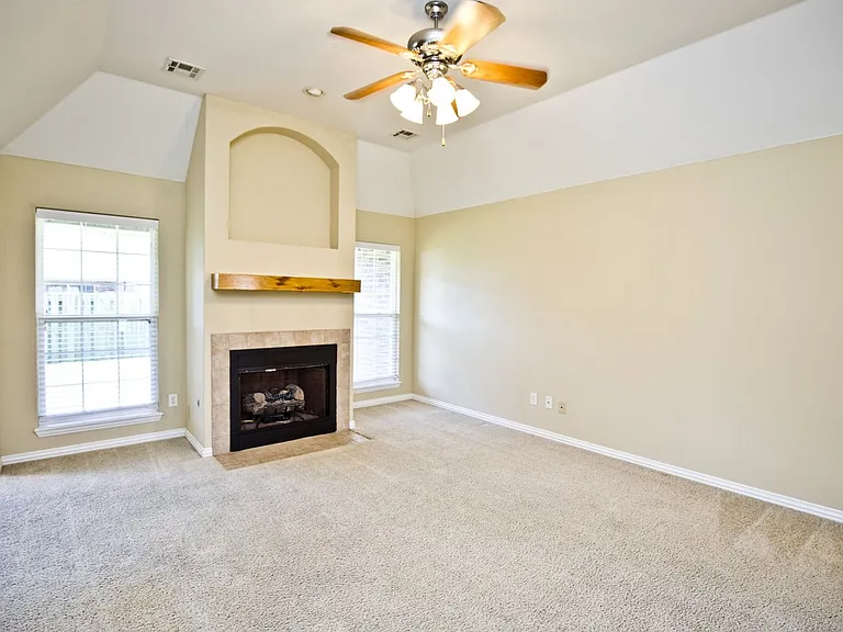 1250 Torbay Trce — Photo 3