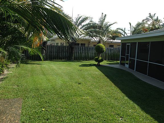 2nd image of 470 SE 17th Ave