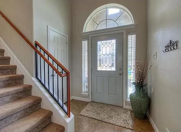 2nd image of 2040 Nestlewood Dr