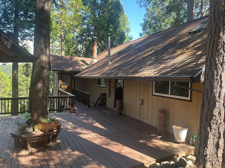 19844 Pine Dr E — Photo 2