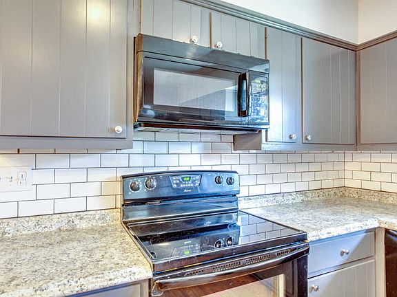 4th image of 9604 Gulf Park Dr