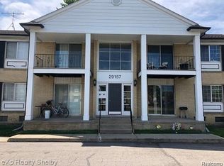 29157 W Hayes Rd NW #B6, Warren, MI 48088