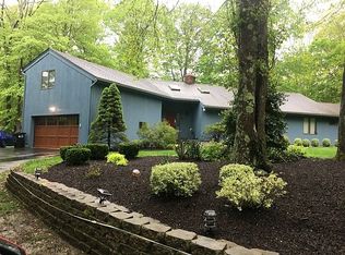 1 Hillsbury Ln, Stamford, CT 06903