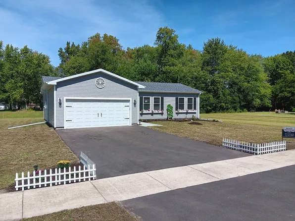 382 W 3rd St, Braidwood, IL 60408