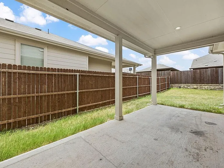 1024 Runnels Ln — Photo 25