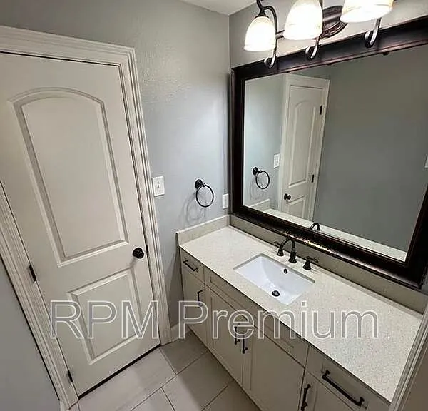 13235 Country Park Ave — Photo 31