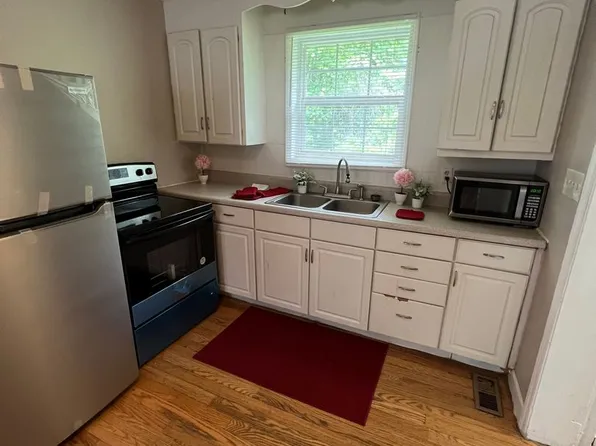 111 Pindal Cir, Dallas, NC 28034