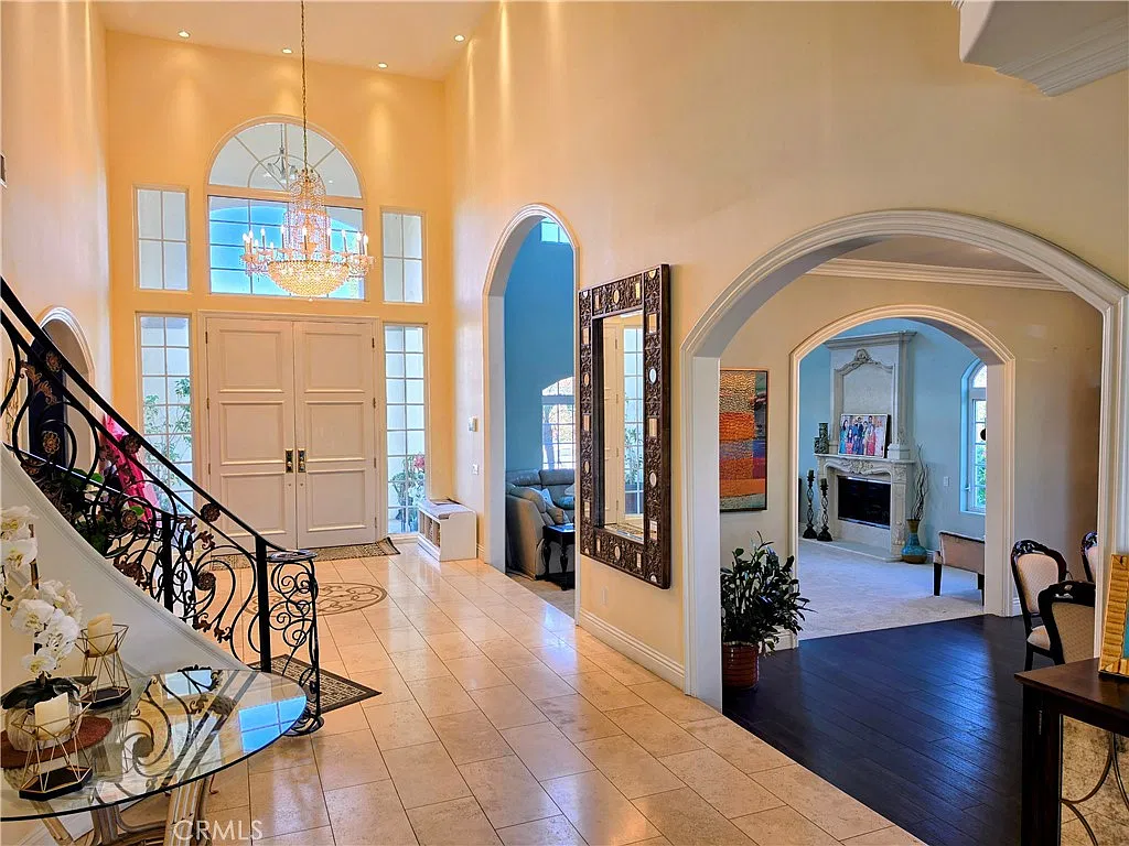 7 bed, 7874 sqft, $15,000 — Photo 2