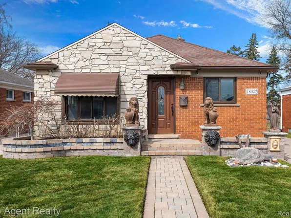 18027 Curtain Ave, Eastpointe, MI 48021