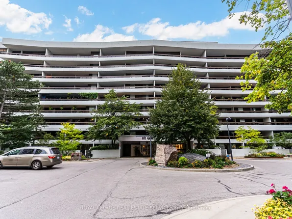 80 Quebec Ave #202, Toronto, ON M6P 4B7