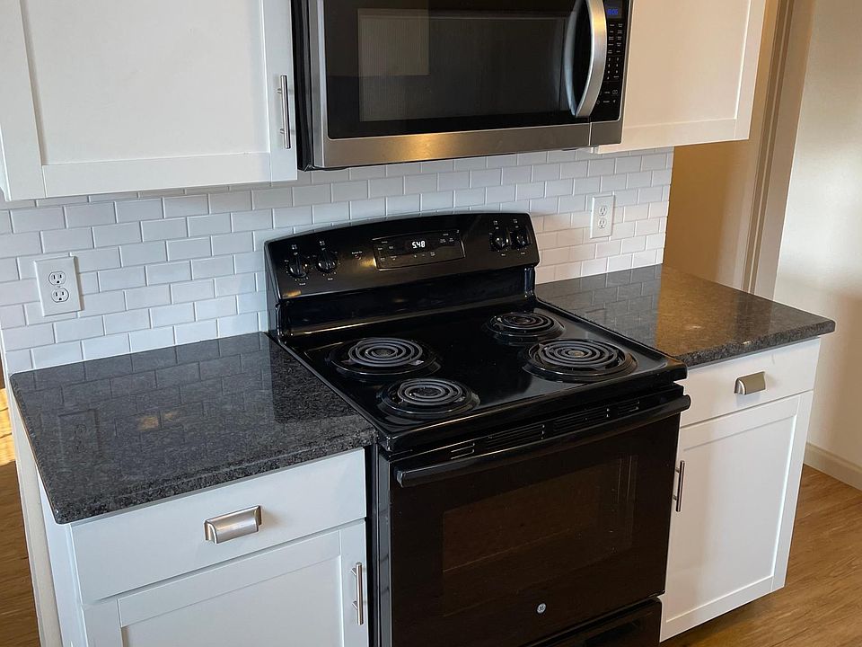 1st image of 3412 Willowrun Dr APT D