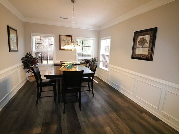 5th image of 25 Oakwood Dr