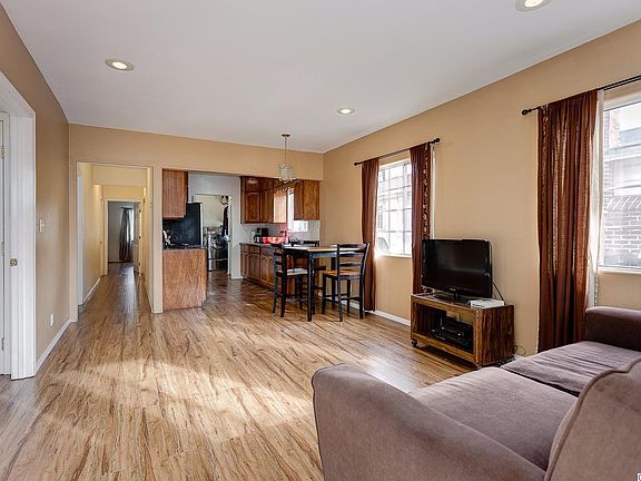 3rd image of 151 W 118th Pl