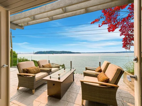 1952 Bellevue Ave, West Vancouver, BC V7V 1B5
