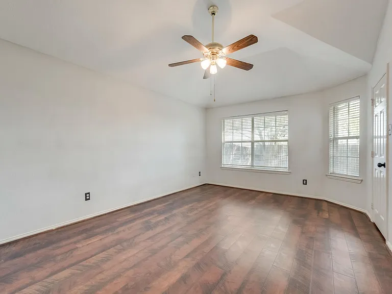 10911 Robincreek Ln — Photo 10