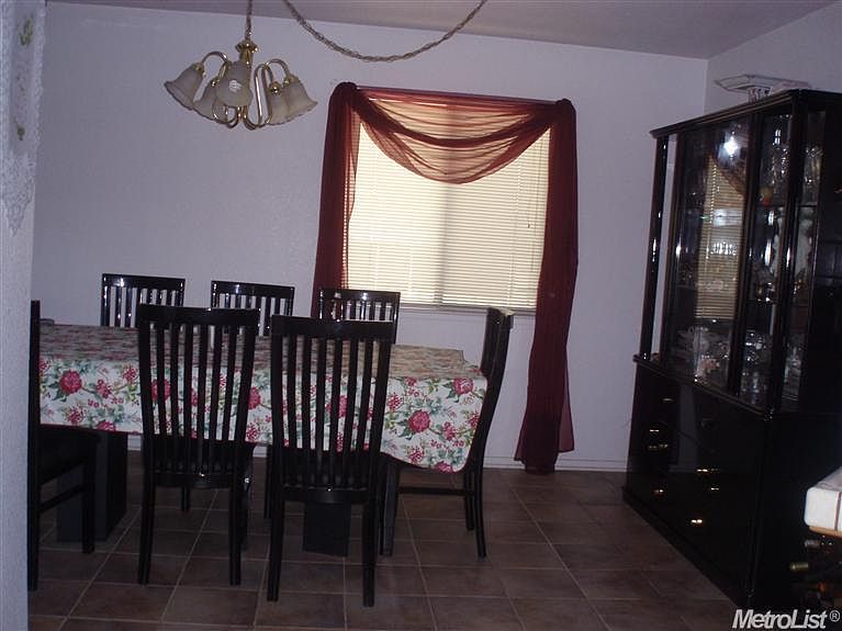 2nd image of 1645 Rockford Way