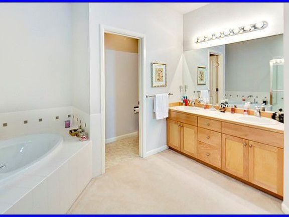 4th image of 414 243rd Pl SE