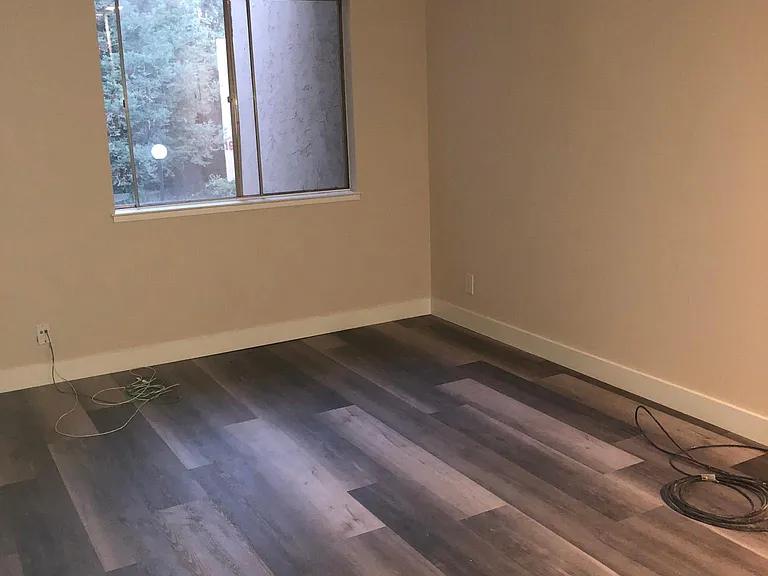 259 N Capitol Ave — Photo 13