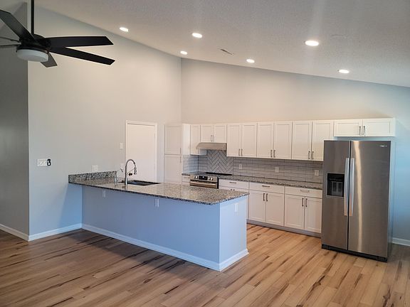 4th image of 1412 Willow Crossing Dr