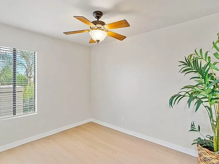 6055 Estelle St #7 — Photo 15