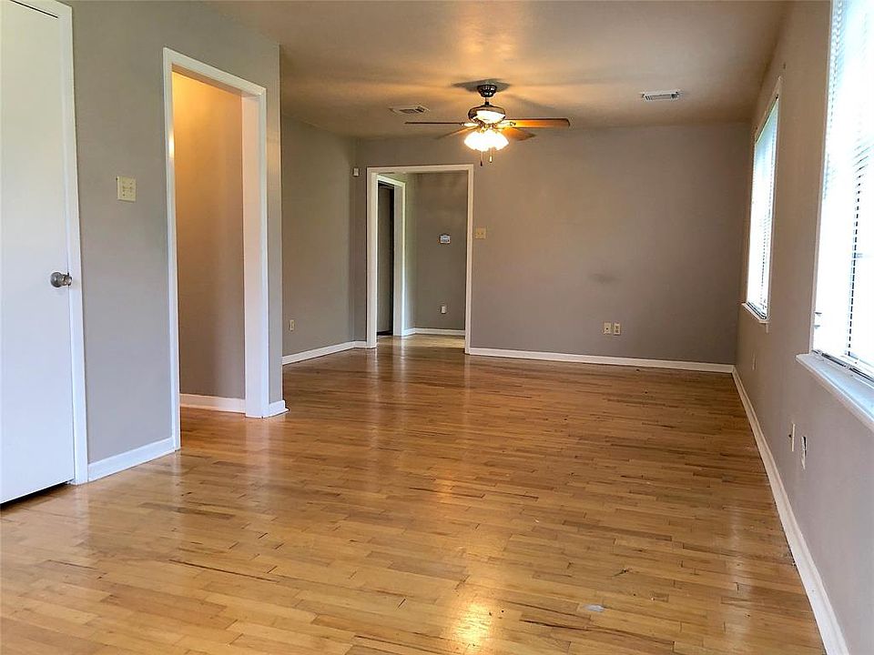 1st image of 410 Cherry Valley Dr
