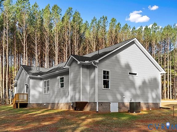 3rd image of 813 Granite Hall Dr