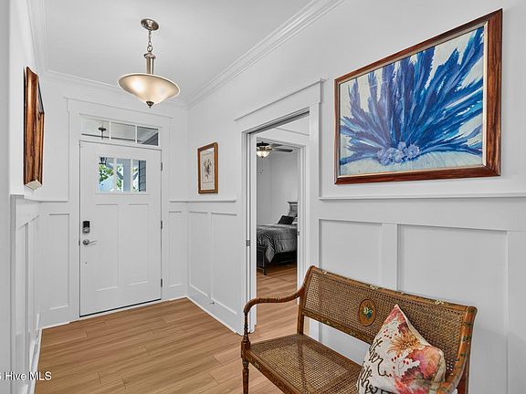 3rd image of 3401 Island Lakes Drive