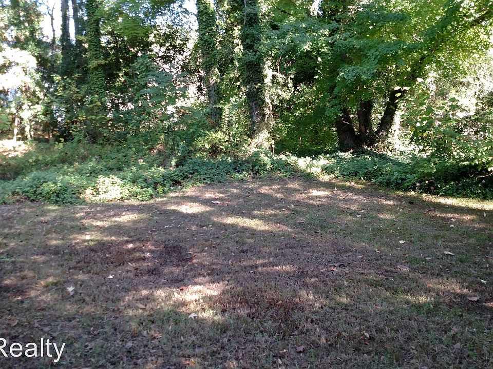 2nd image of 223 Muirfield Ln