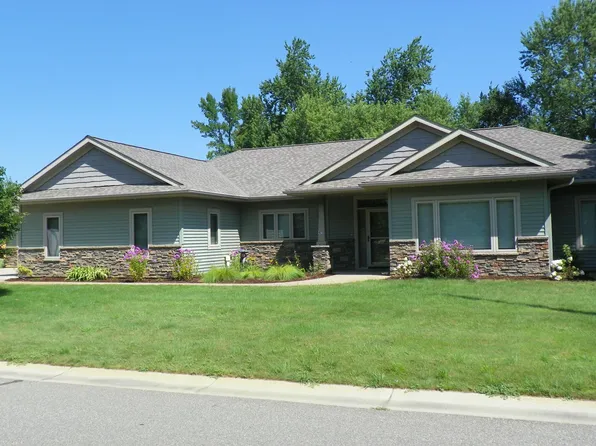 471 Coleman Ave E, Eden Valley, MN 55329