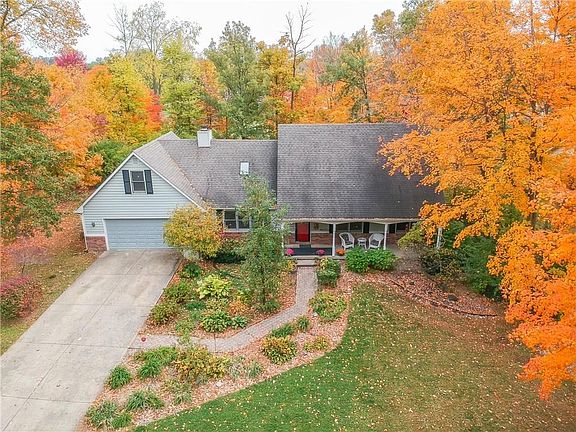 3rd image of 3559 Lakewood Dr