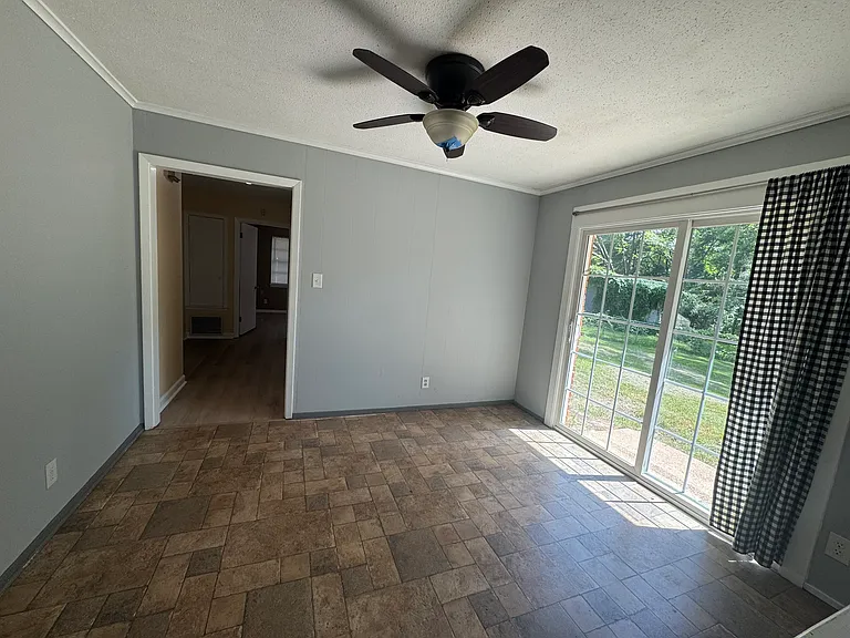 8900 Acacia Ln — Photo 7