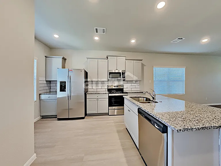 2712 Iberia Ct — Photo 5