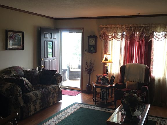 3rd image of 1011 Fremont Dr