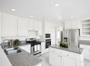 1694 Crystal Ridge Ct, Vista, CA 92081