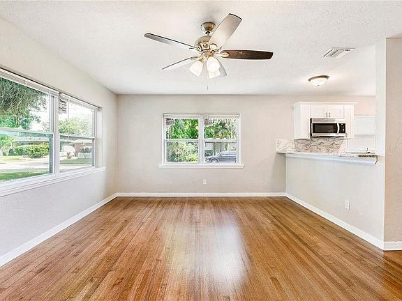 4th image of 1300 Hardy Ave