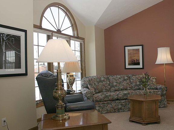 2nd image of 2702 Burgen Ct NE