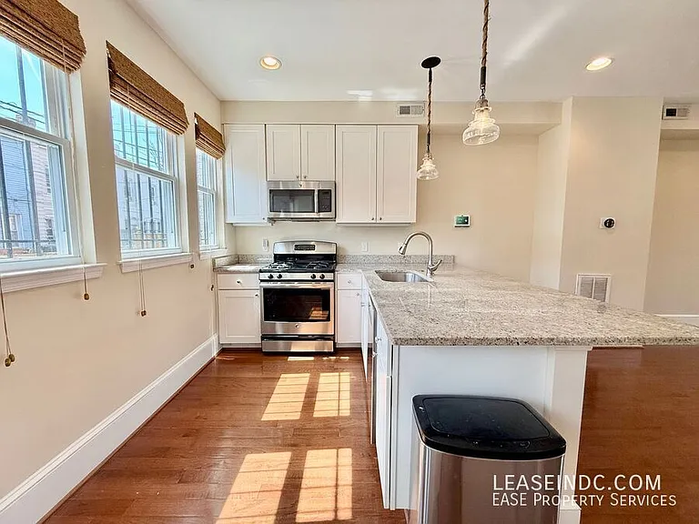 159 V St NE — Photo 11