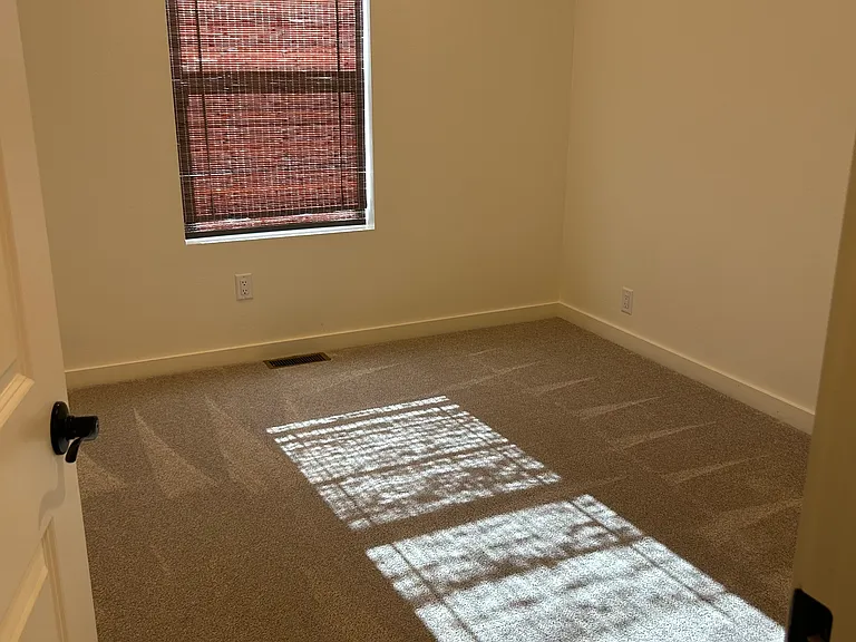 422 Jarrett Ave — Photo 32