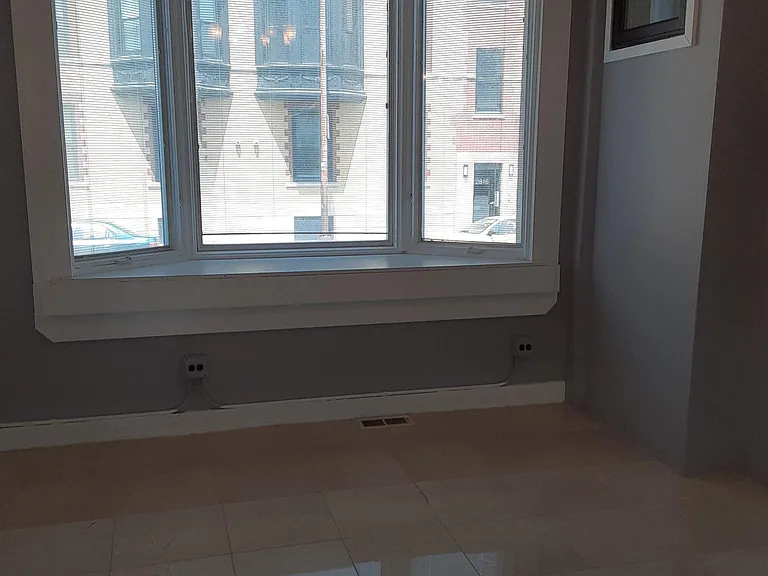 2817 W Augusta Blvd #1E — Photo 4