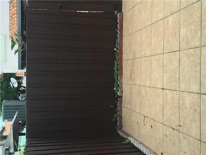 2nd image of 2089 W 54th St