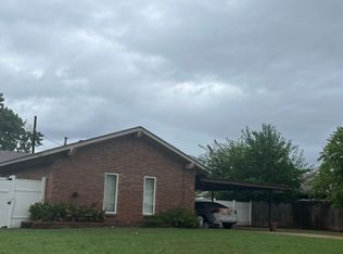 424 Davis Cir, Midwest City, OK 73110