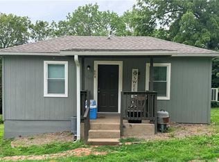 604 2nd St, Richmond, MO 64085