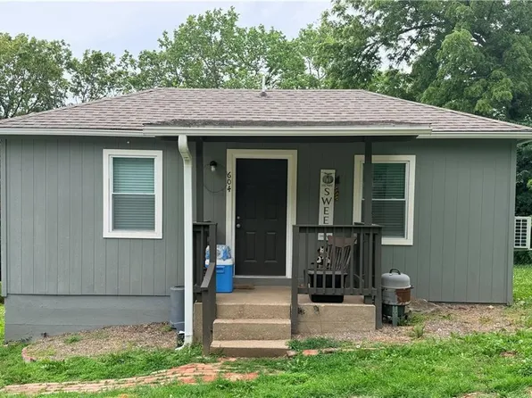 604 2nd St, Richmond, MO 64085