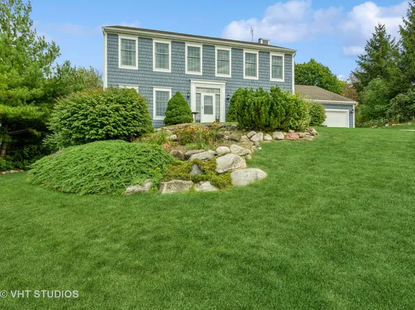 1211 Pheasant Ct, Lake Geneva, WI 53147